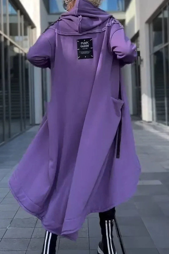 Moletom feminino casual com capuz, zíper frontal e corte longo, moda inverno com muito estilo.