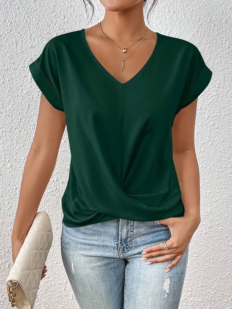 Top feminino fashionável com decote V e detalhe torcido, perfeito para o verão e moda casual. Blusa elegante e versátil.