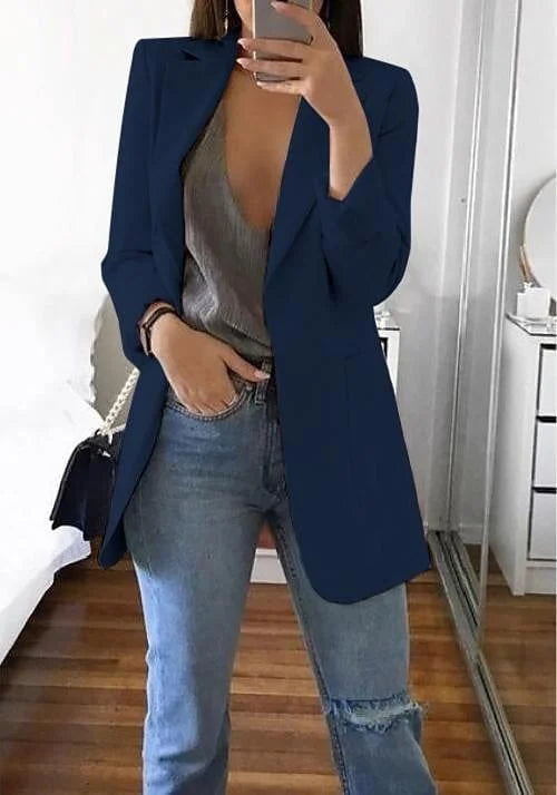 Blazer feminino social para escritório, look profissional e elegante. Roupa de inverno.