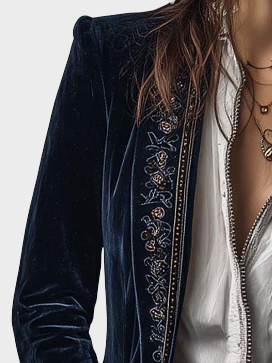 Modelo de casaco feminino elegante e atemporal. Jaqueta confortável para outono/inverno com caimento perfeito e estilo.