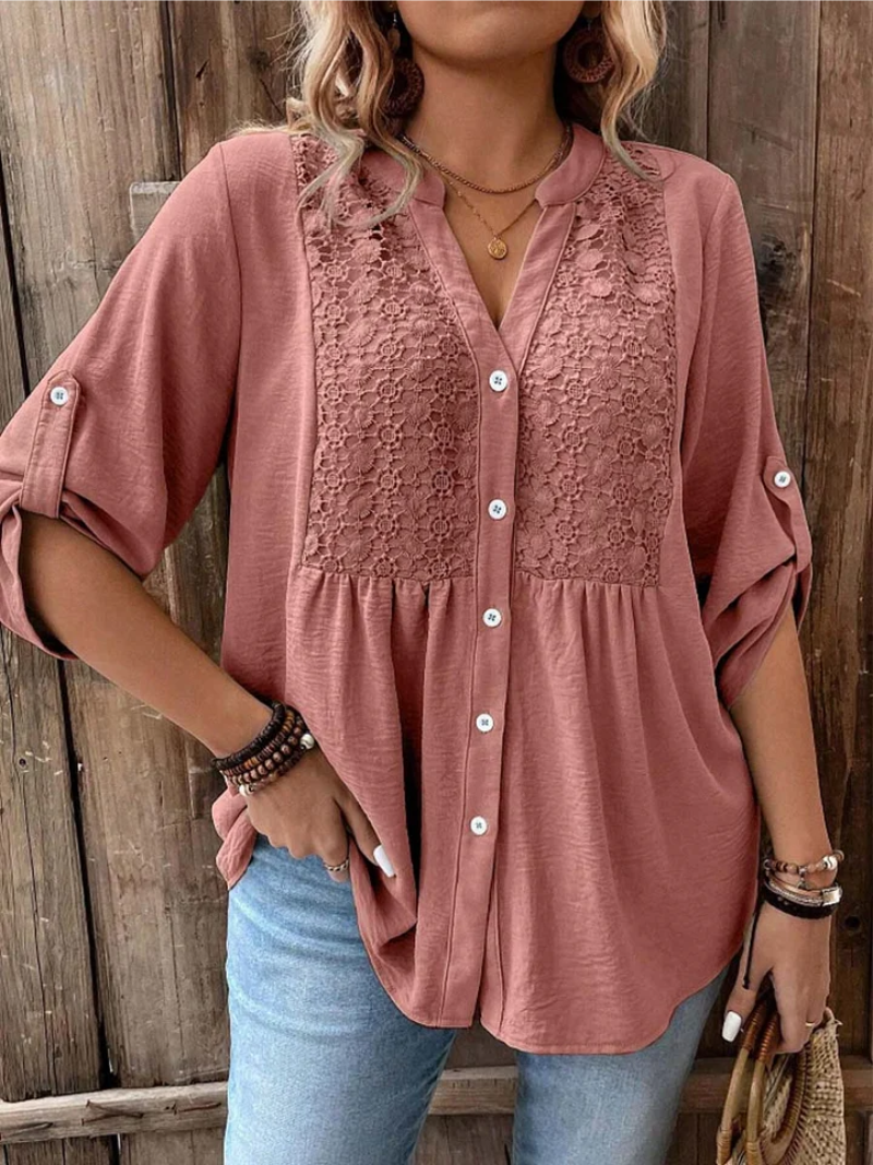 Blusa solta feminina de decote V e botões, ideal para conforto e versatilidade em moda outono/primavera.