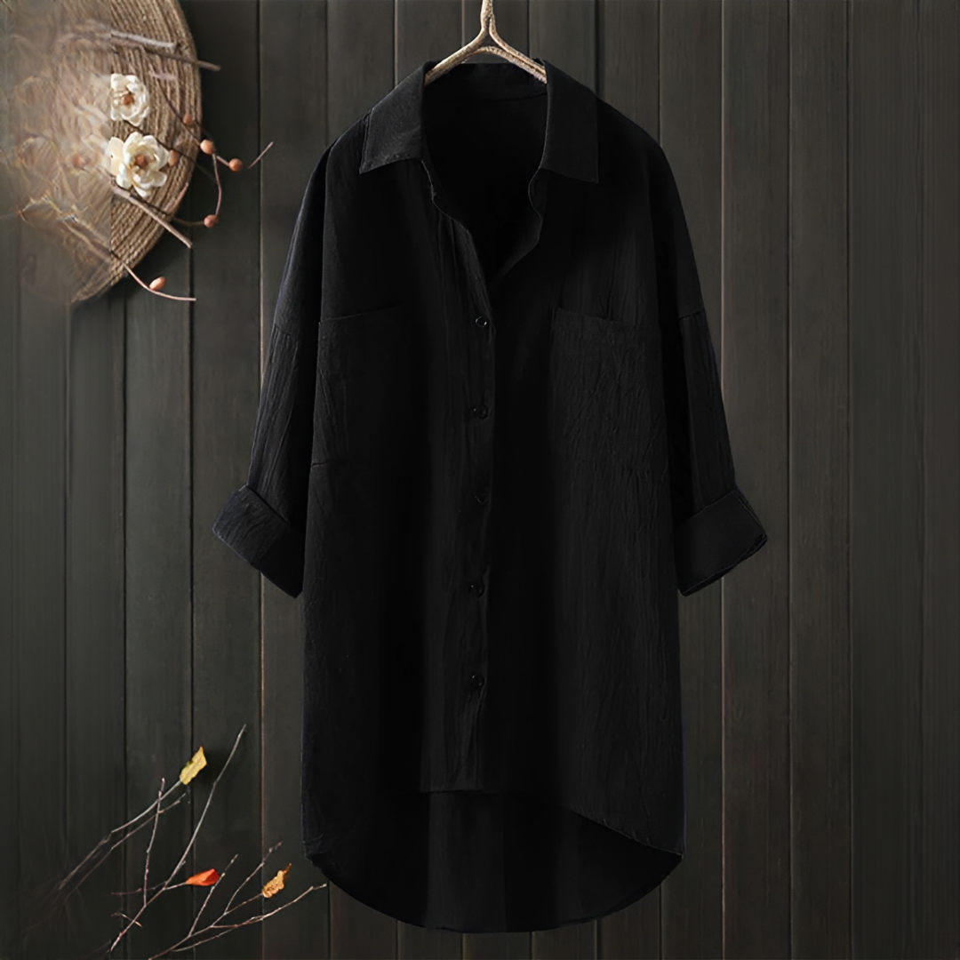Blusa feminina oversized moderna, perfeita para um look casual chic. Conforto e versatilidade na moda atual.