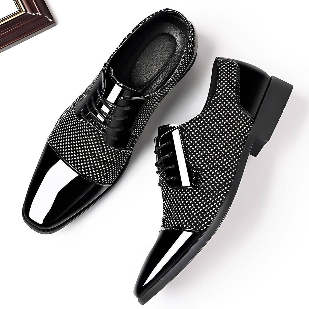 Sapato formal masculino brilhante para eventos noturnos, jantares e ocasiões que exigem elegância.