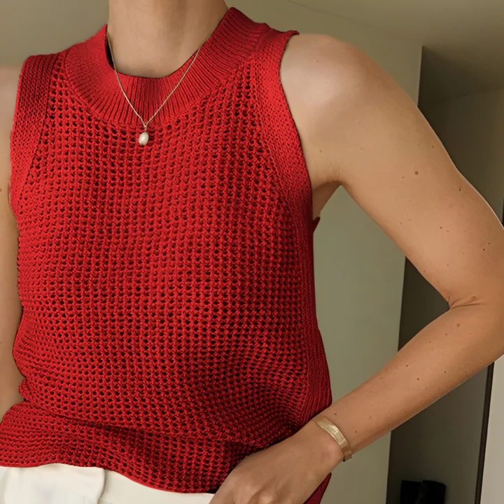 Blusinha de verão sem mangas, estilo elegante e casual, essencial para o guarda-roupa.