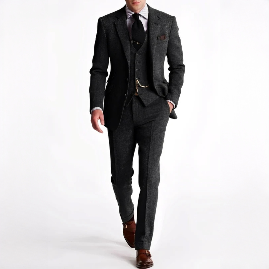 Conjunto masculino elegante de três peças, ideal para festas e ocasiões especiais. Terno clássico.