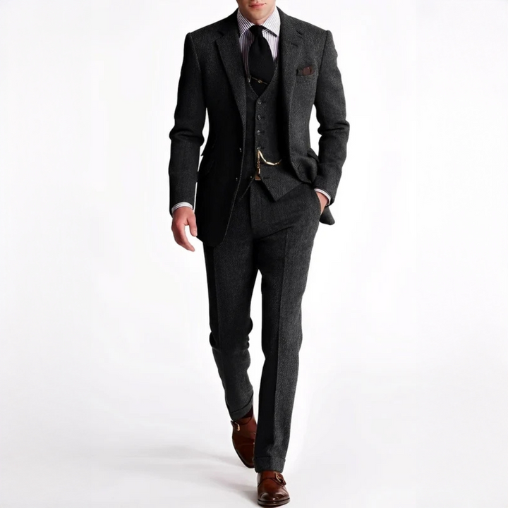 Conjunto masculino elegante de três peças, ideal para festas e ocasiões especiais. Terno clássico.