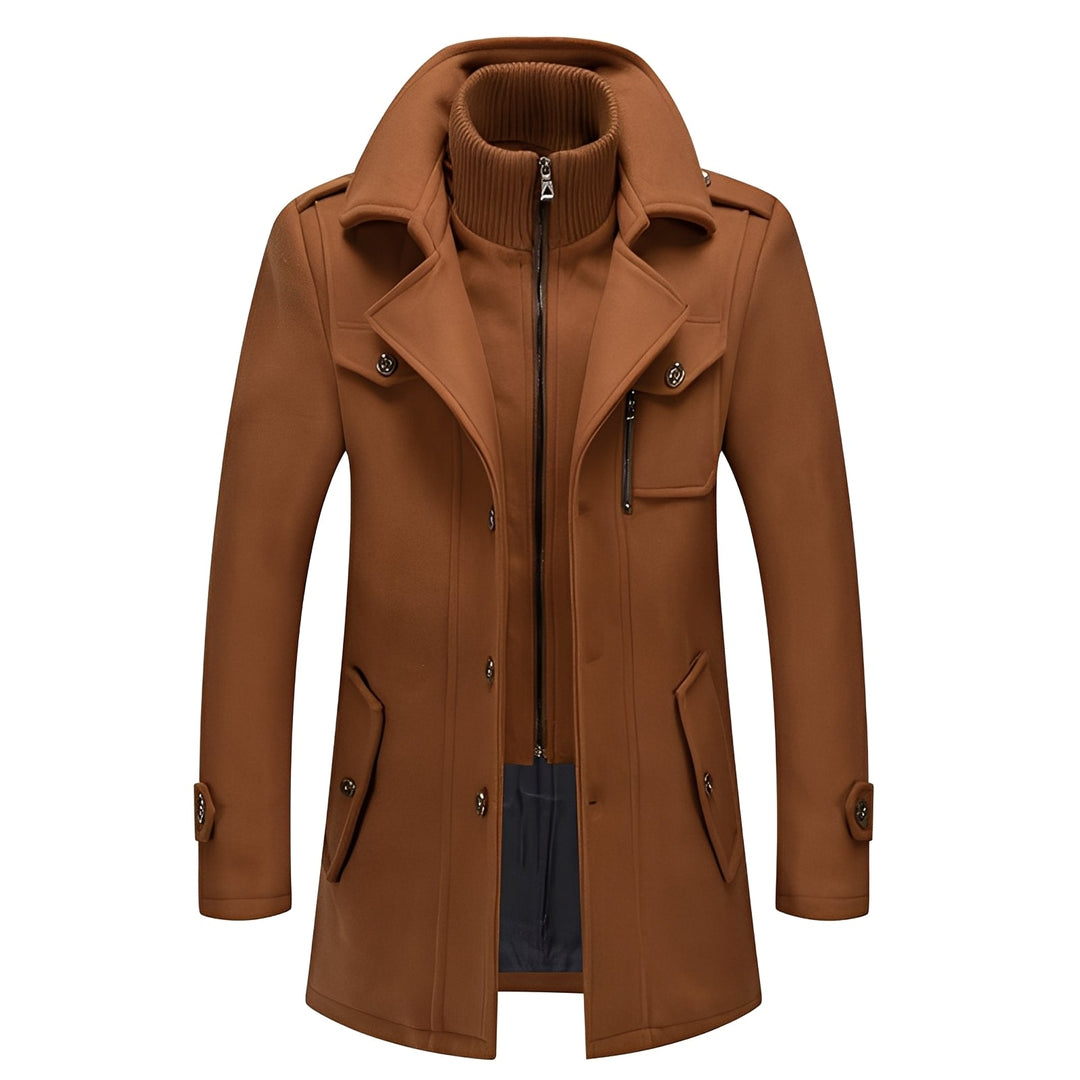 Modelo com casaco masculino casual de inverno, agasalho estiloso para o dia a dia. Roupa masculina moderna.
