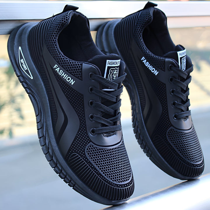 Sapatos masculinos brancos, elegantes e confortáveis, perfeitos para o dia a dia e ocasiões sociais, com estilo versátil.