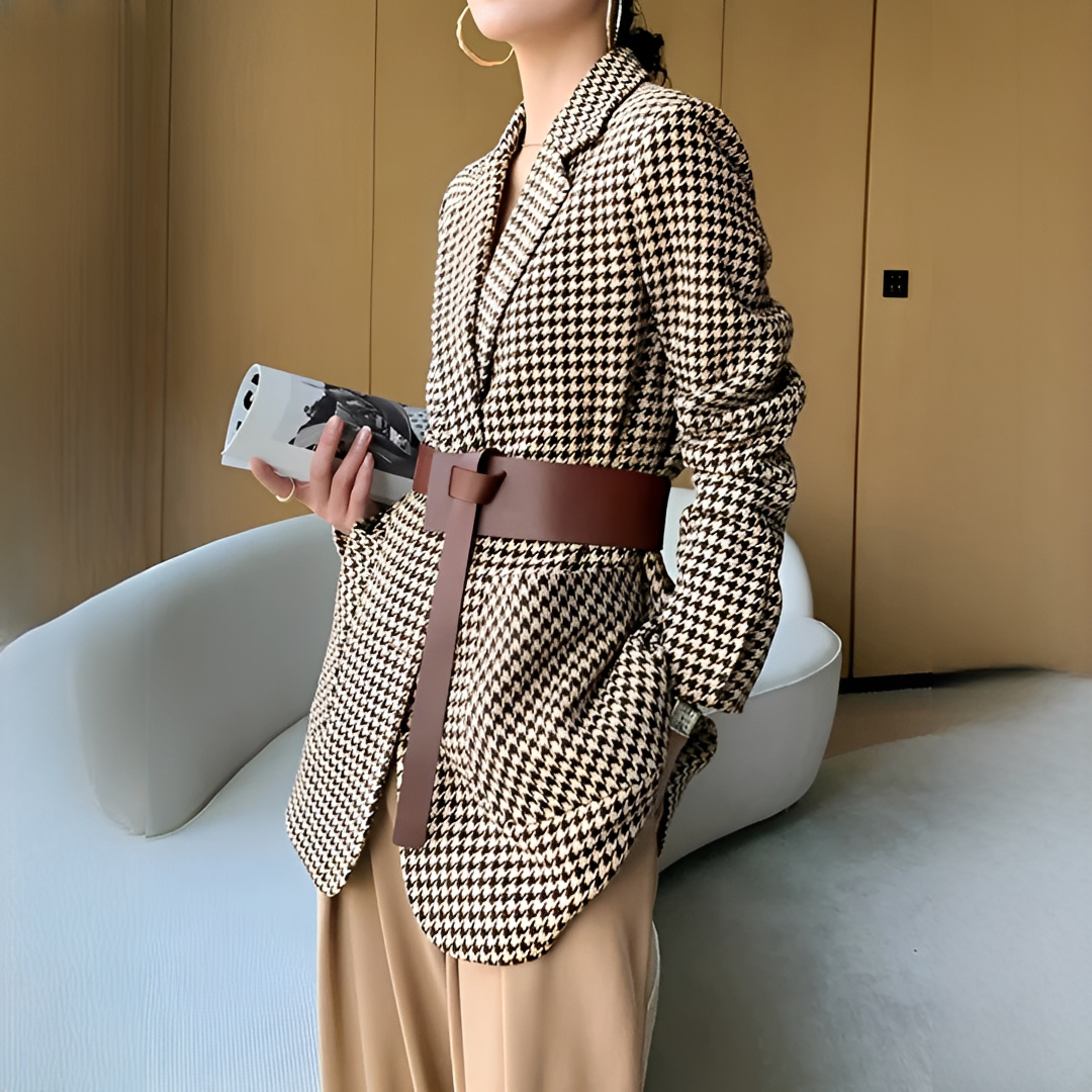 Blazer feminino elegante pied-de-poule com cinto. Ideal para roupa de escritório e estilo clássico.