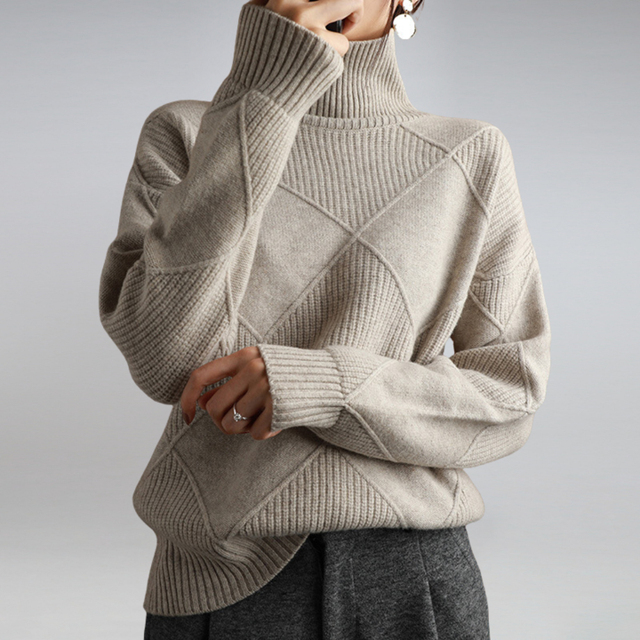 Mulher usando suéter feminino confortável de tricot, estilo casual chic. Ideal para o inverno e dia a dia.