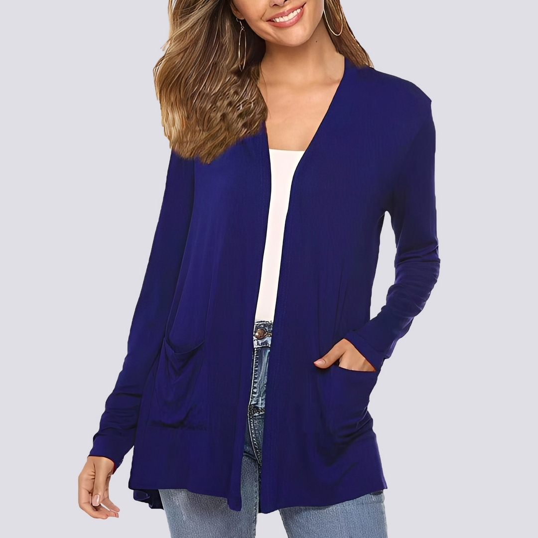 Jaqueta feminina de manga longa, estilo casual e moderno. Ideal para composições de outono e primavera. Versátil.