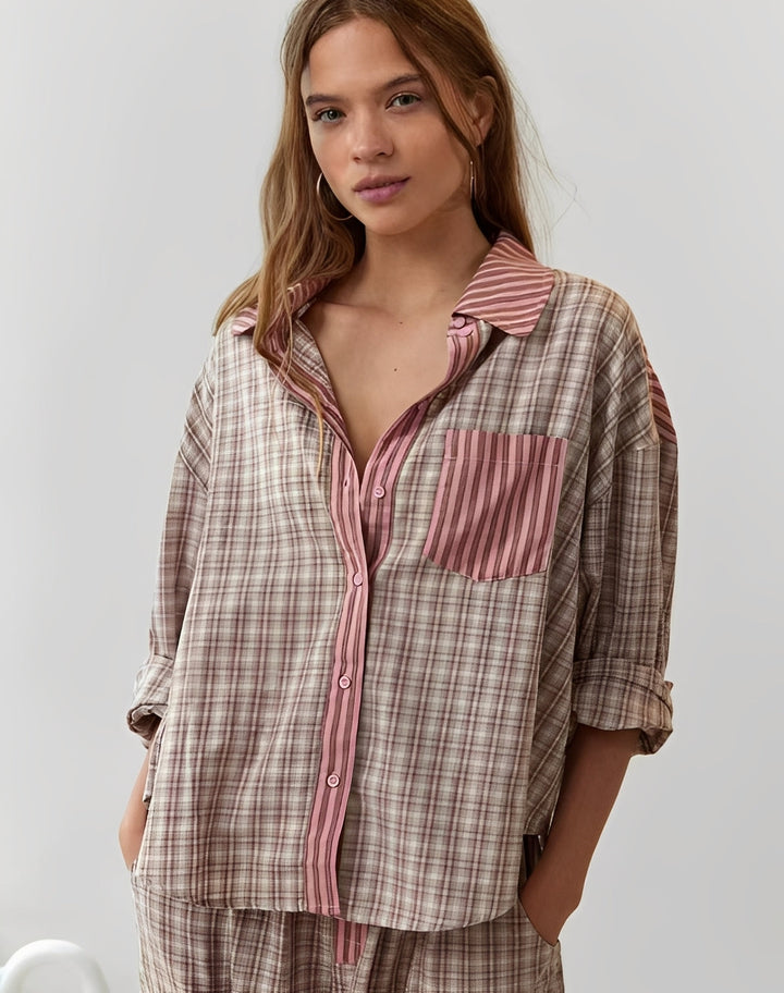 Confortável pijama feminino casual macio. Conjunto solto para dormir, ideal para noites relaxantes e aconchegantes.