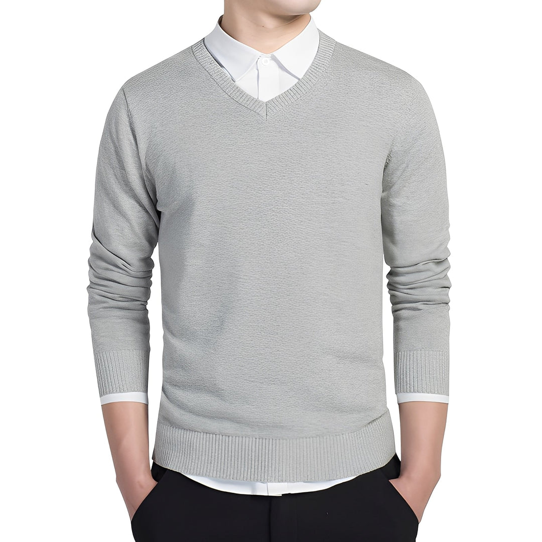 Suéter masculino elegante com decote V, perfeito para o inverno e estilo casual aconchegante.