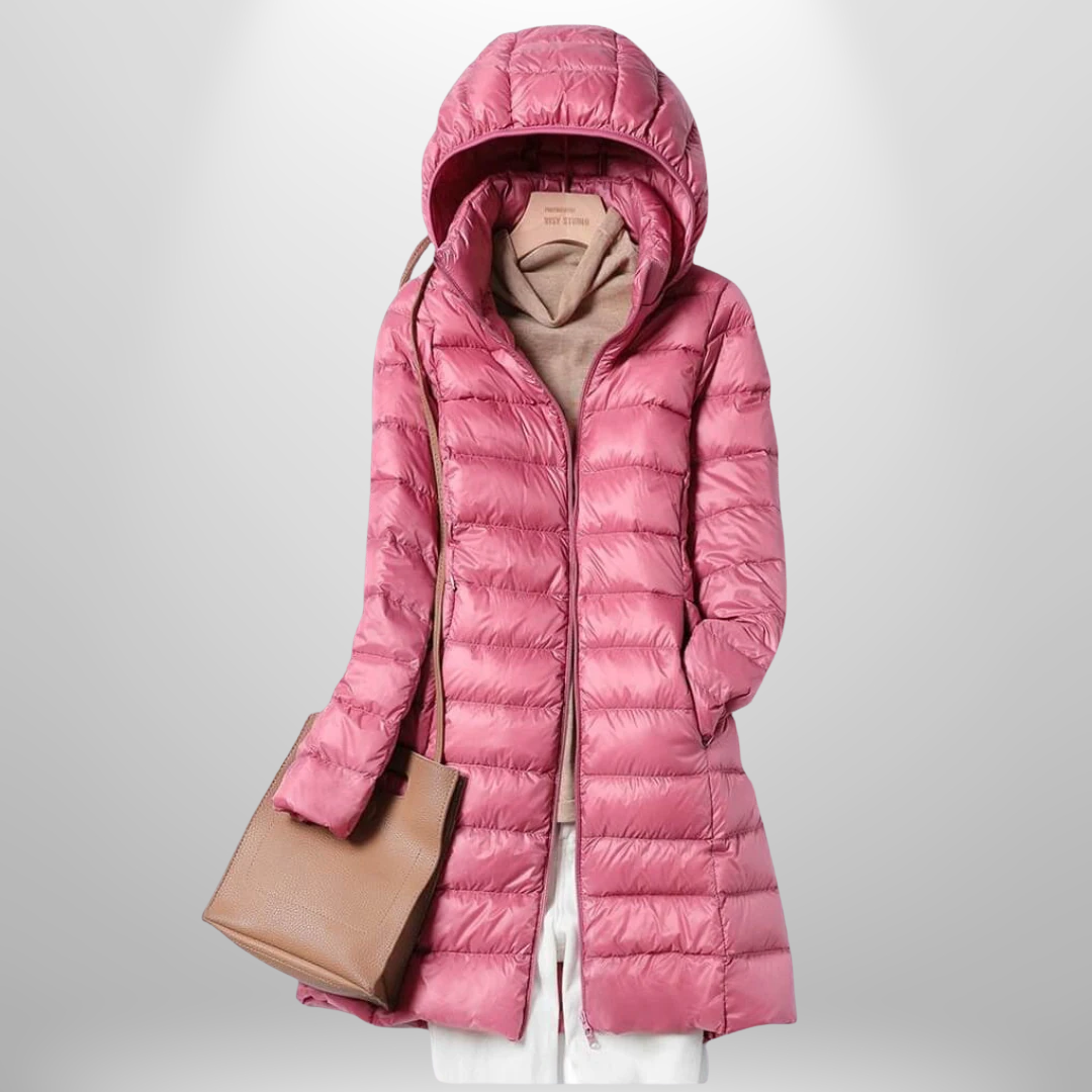 Jaqueta feminina ultraleve para inverno e outono. Peça confortável e versátil, ideal para dias frios e viagem.