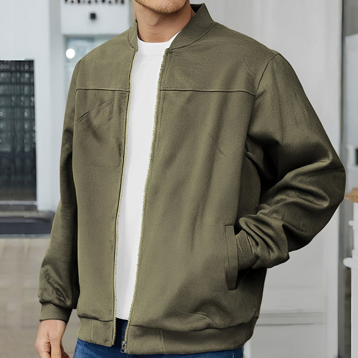 Roupa masculina: jaqueta bomber moderna, peça chave para um visual casual e estiloso.
