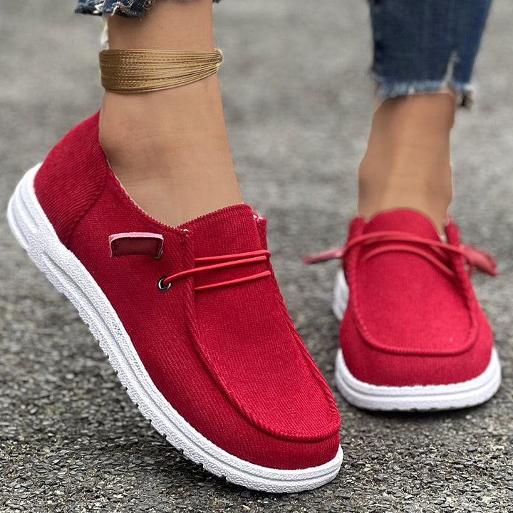 Calçado feminino casual Ellie para mulheres que buscam estilo, leveza e conforto no dia a dia.