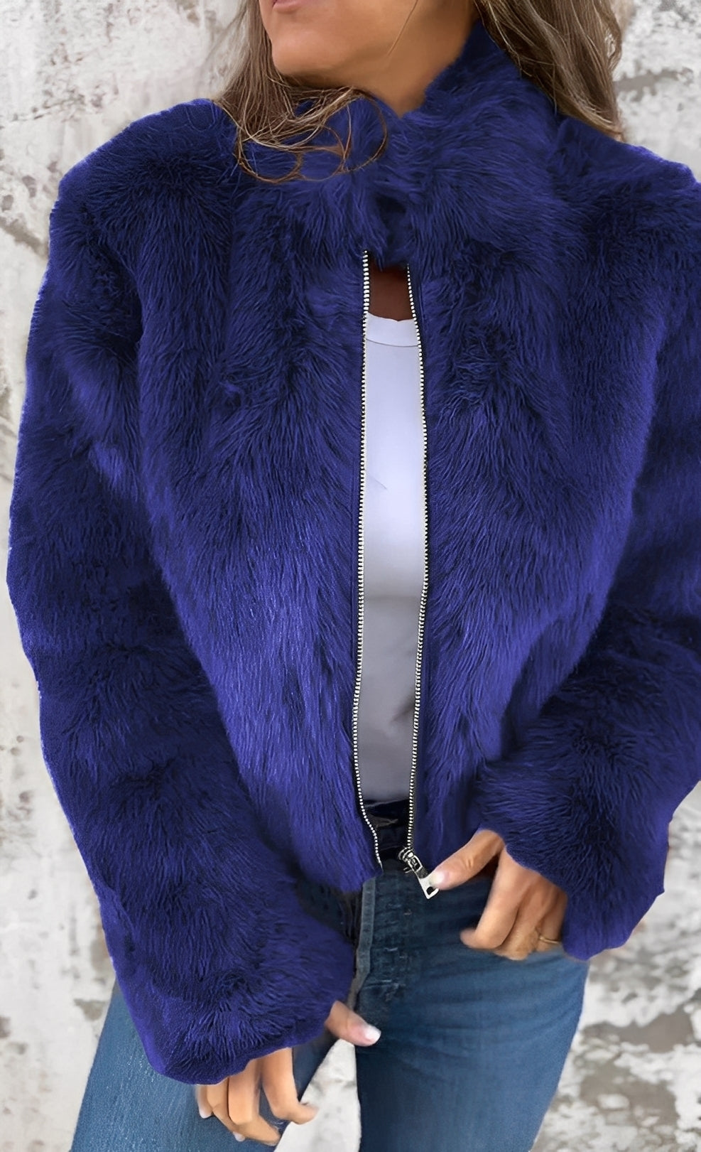 Casaco feminino elegante para inverno, peça de moda casual que oferece aconchego e estilo em todas as ocasiões.