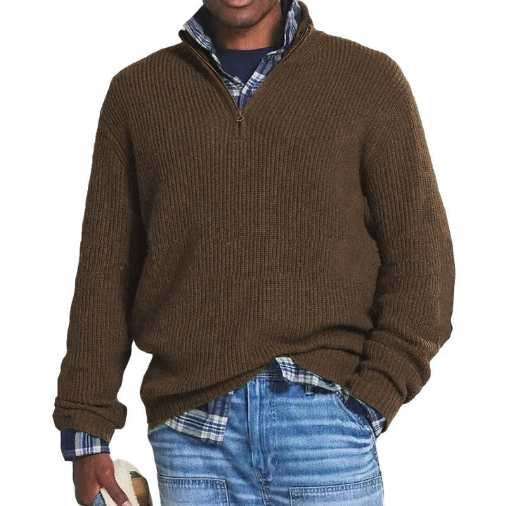 Homem vestindo suéter Charlton. Estilo casual e confortável, pulôver masculino texturizado para o inverno.
