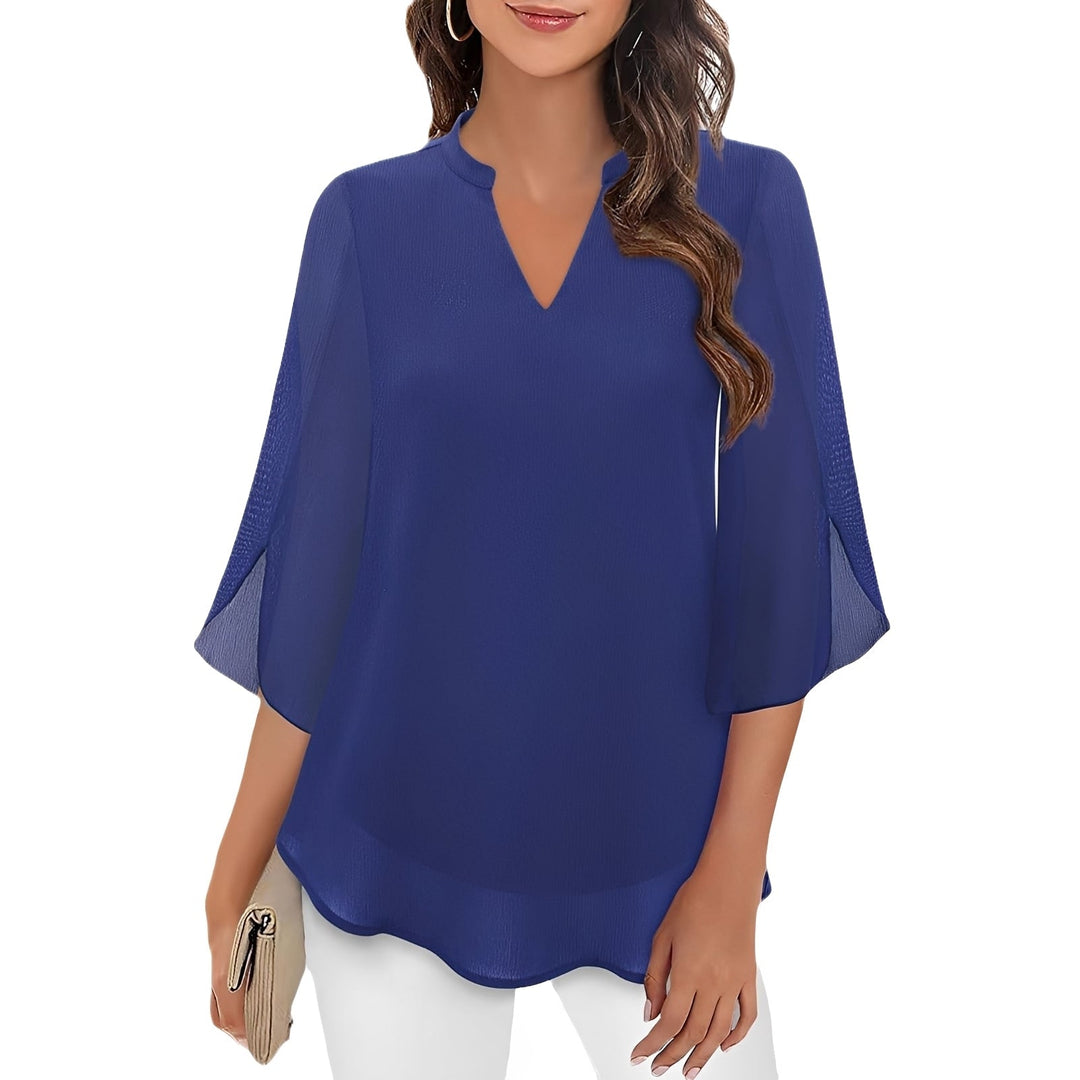 Blusa feminina solta, versátil com decote V. Conforto para o dia a dia, casual e elegante para o verão.