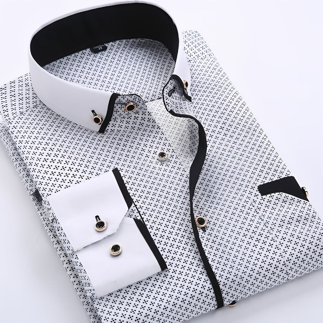 Camisa masculina branca formal de manga longa. Design elegante e versátil para trabalho ou ocasiões especiais.