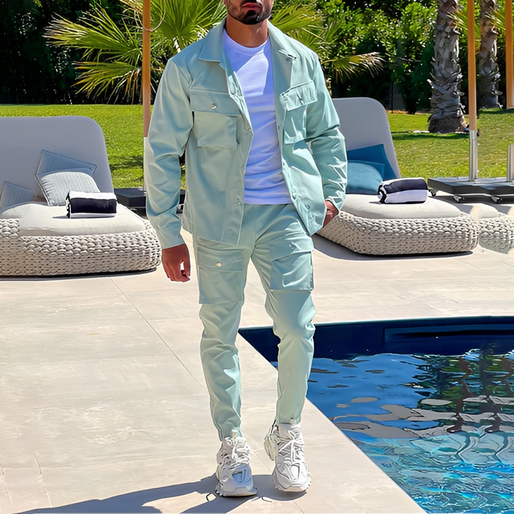 Calça e camisa cargo masculinas, conjunto duas peças para um estilo urbano e casual de verão.