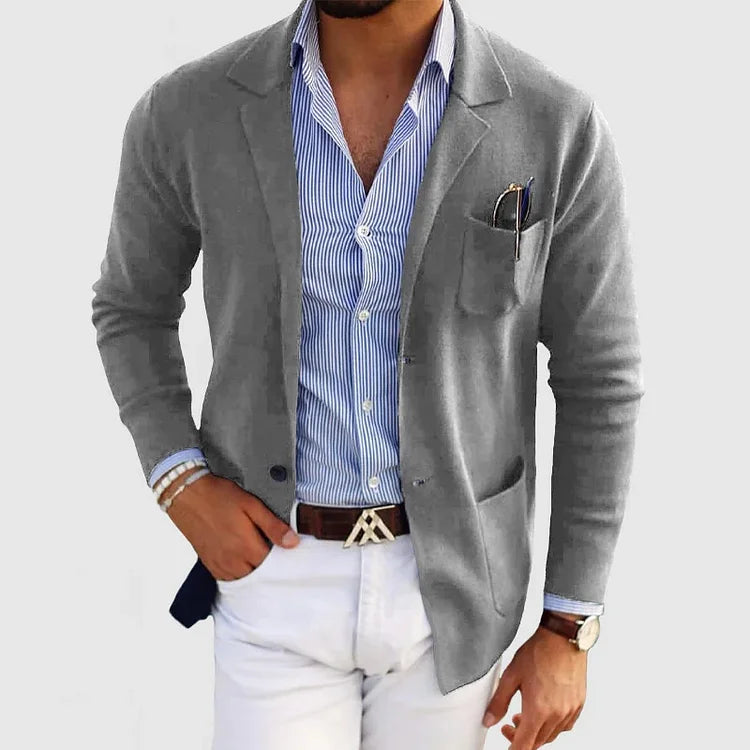Blazer masculino de estilo contemporâneo, ótimo para eventos casuais e reuniões.