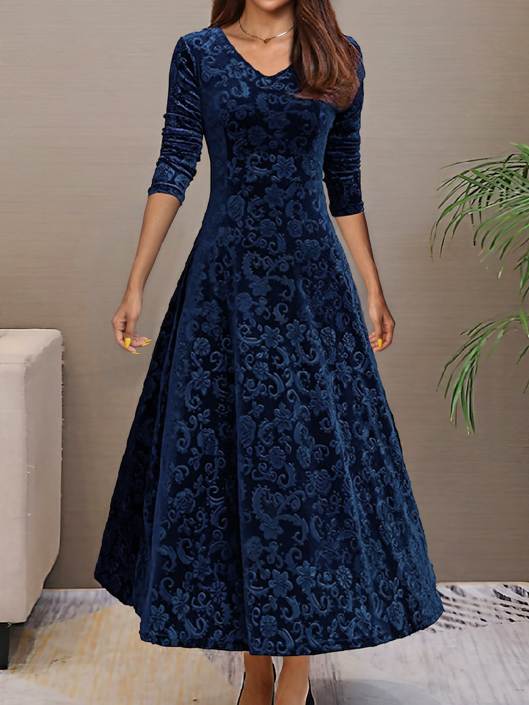 Vestido feminino glamour, decote V, mangas longas, elegante para festas e eventos especiais.