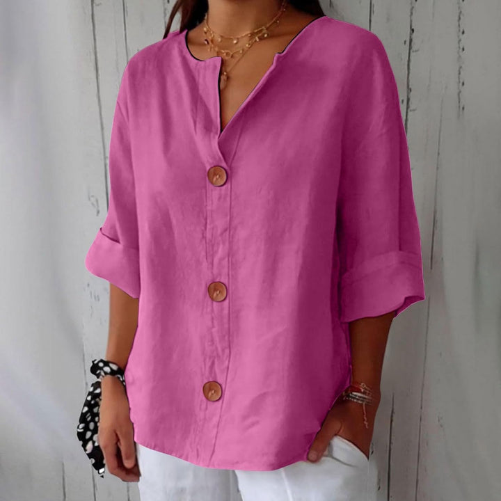 Blusa feminina casual chic, leve para verão. Peça elegante de primavera, conforto e estilo para o dia a dia da mulher.