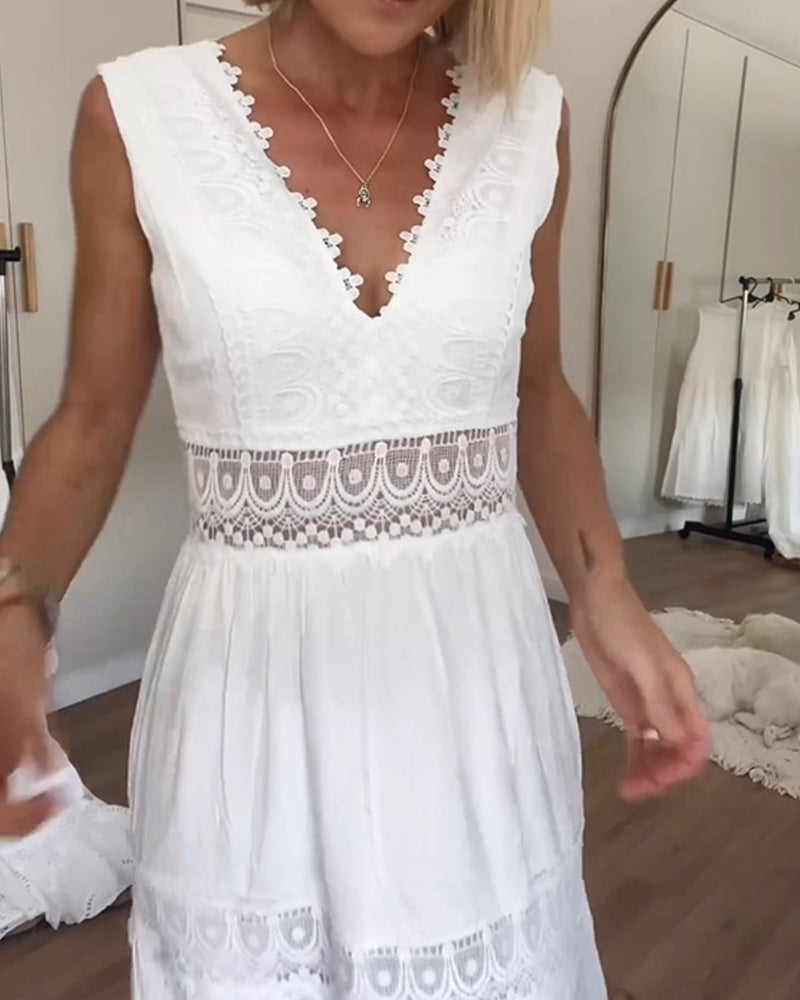 Vestido feminino casual branco decote V. Moda de verão, confortável e versátil.