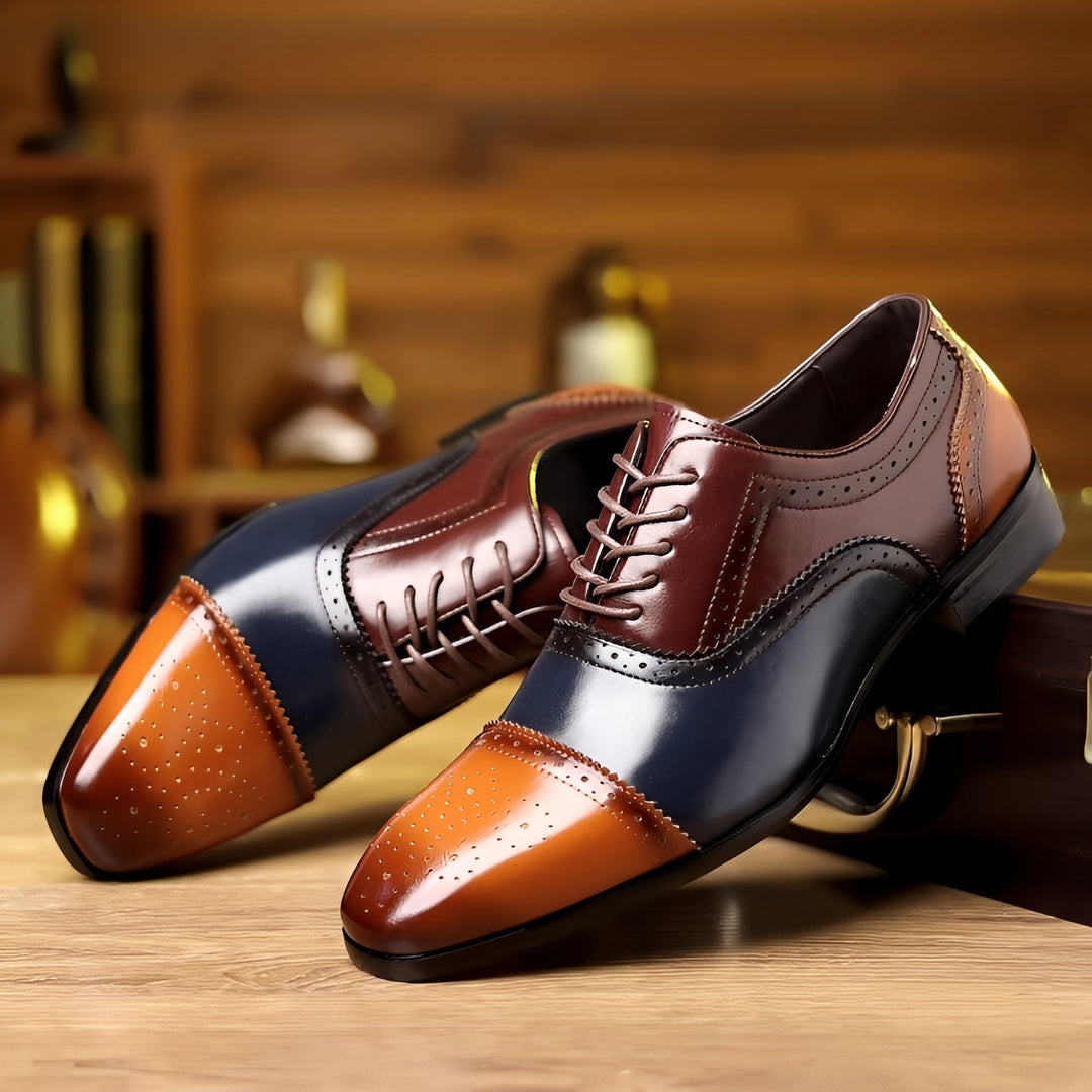 Sapatos masculinos vintage de bico fino com detalhes elegantes, em couro de alta qualidade para um estilo clássico.