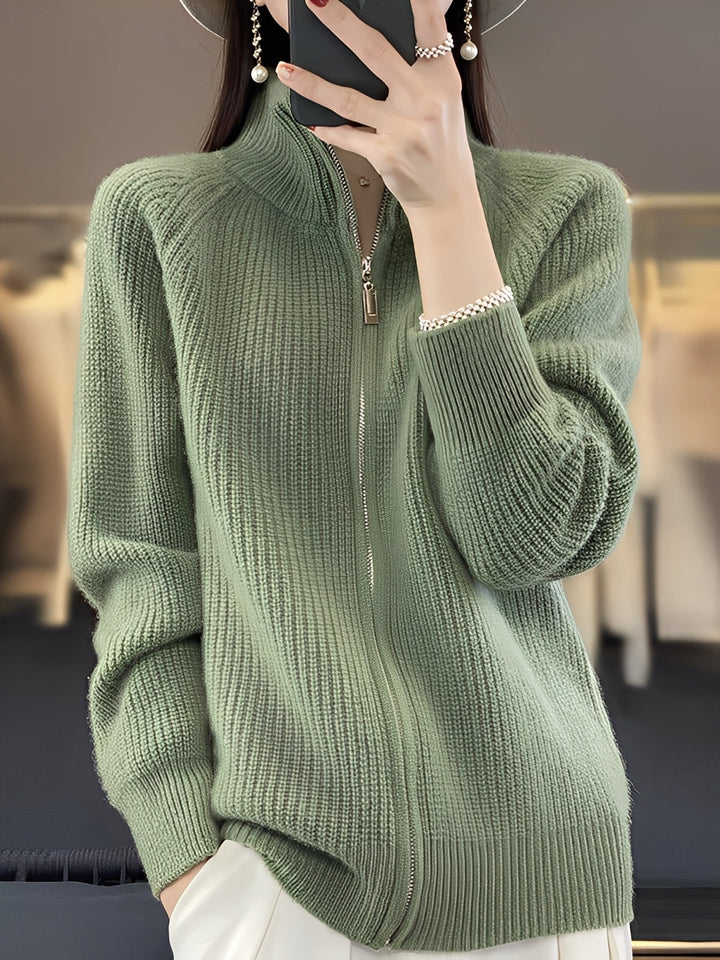 Agasalho feminino casual Brylee com zíper, perfeito para moda de inverno e outono. Roupa versátil com capuz.