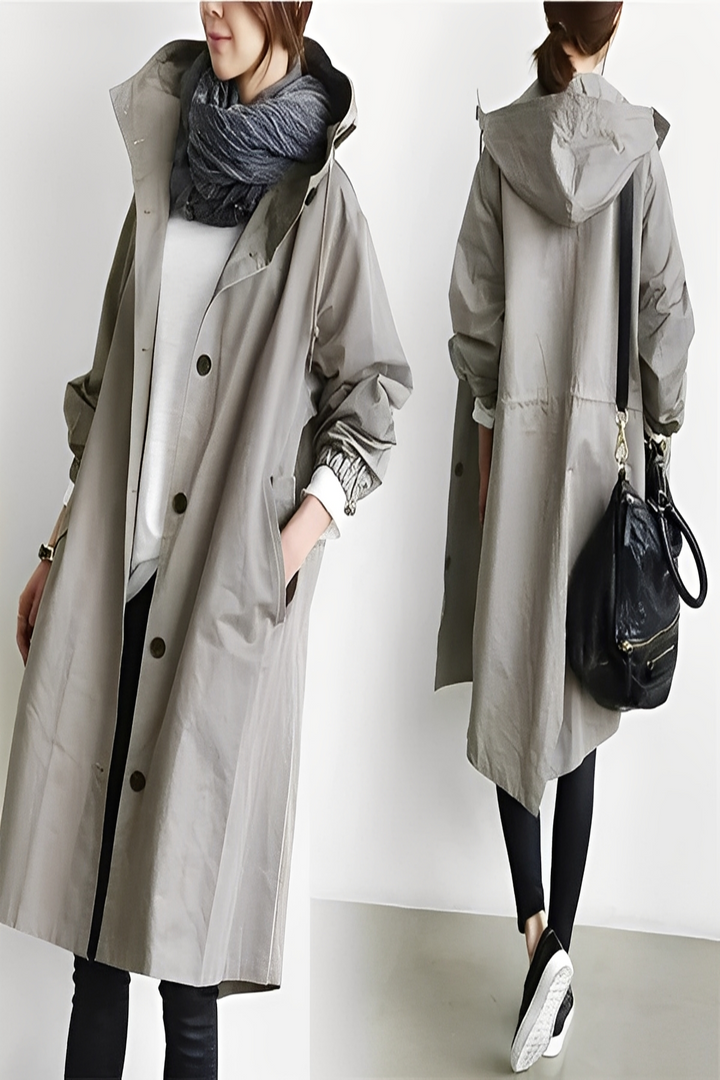 Casaco feminino impermeável leve e chique, oferece proteção versátil contra chuva mantendo o estilo elegante.