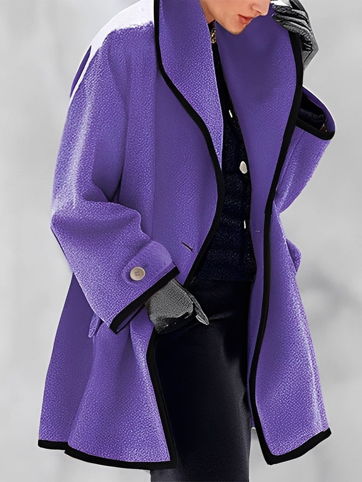 Casaco feminino versátil com capuz, perfeito para conforto casual e aquecimento no inverno.