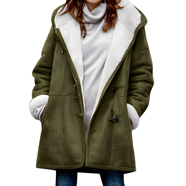 Casaco preto feminino de inverno, estilo duffle casual com capuz. Um agasalho essencial para o frio.