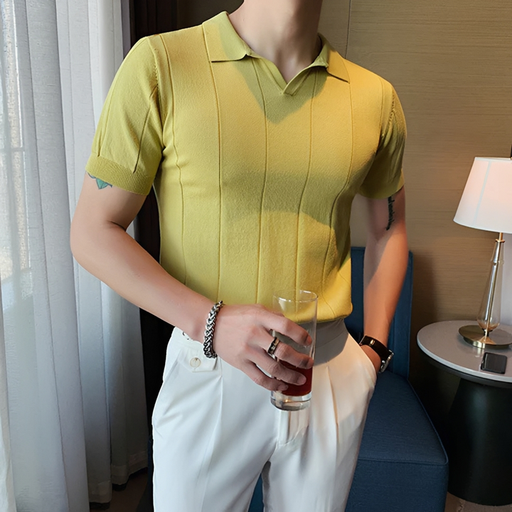 Camisa polo masculina de verão, manga curta, com design clássico para conforto e estilo casual moderno. Roupa versátil.