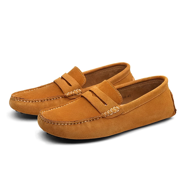 Mocassins masculinos casuais em couro. Conforto diário e estilo elegante para primavera e verão.