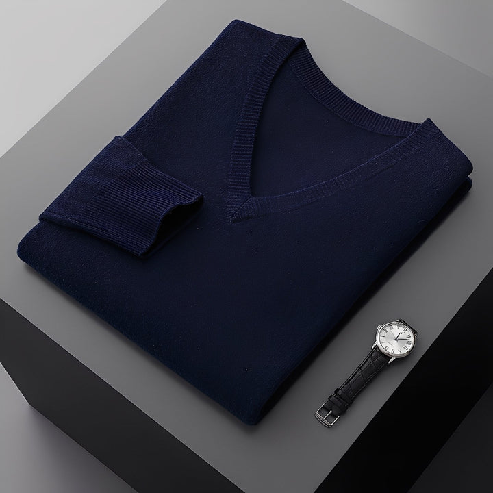 Suéter masculino Myron decote V, ideal para compor um look social ou casual elegante e moderno.