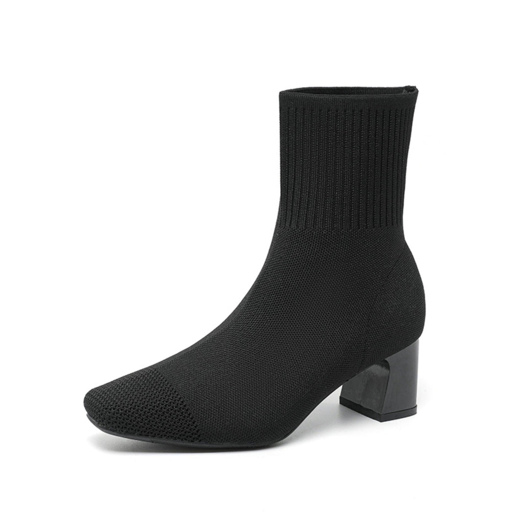 Botas femininas aquecidas para o inverno, com salto e solado antiderrapante, oferecendo conforto e segurança.
