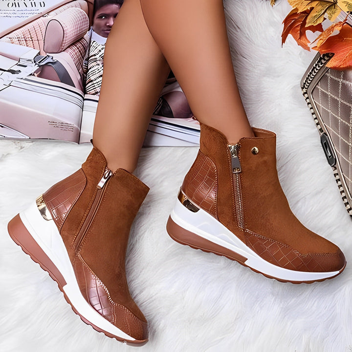 Botas femininas Yancy casuais em bege e marrom. Calçado moderno e confortável para a moda de inverno.