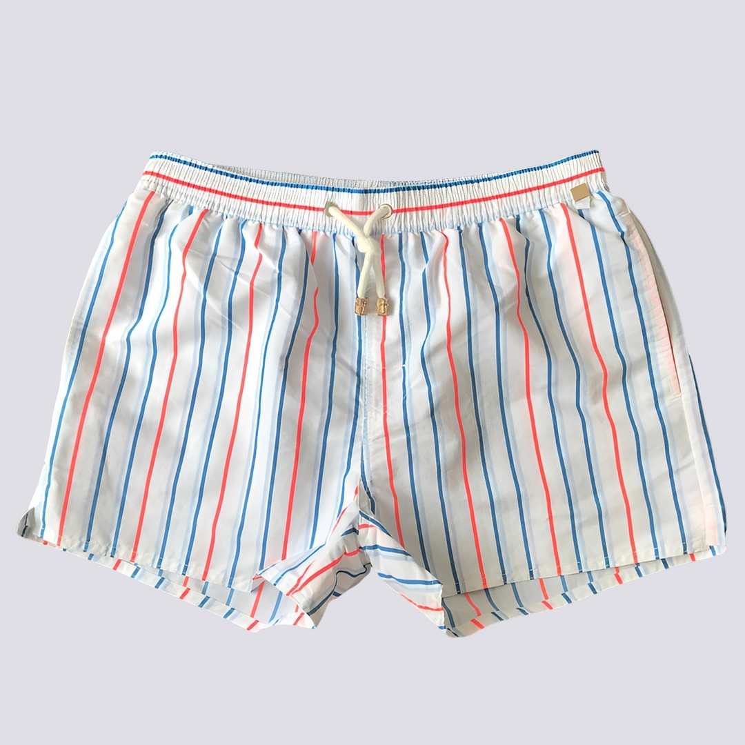 Shorts de praia masculino confortável para verão, ideal para moda casual e estilo praia.