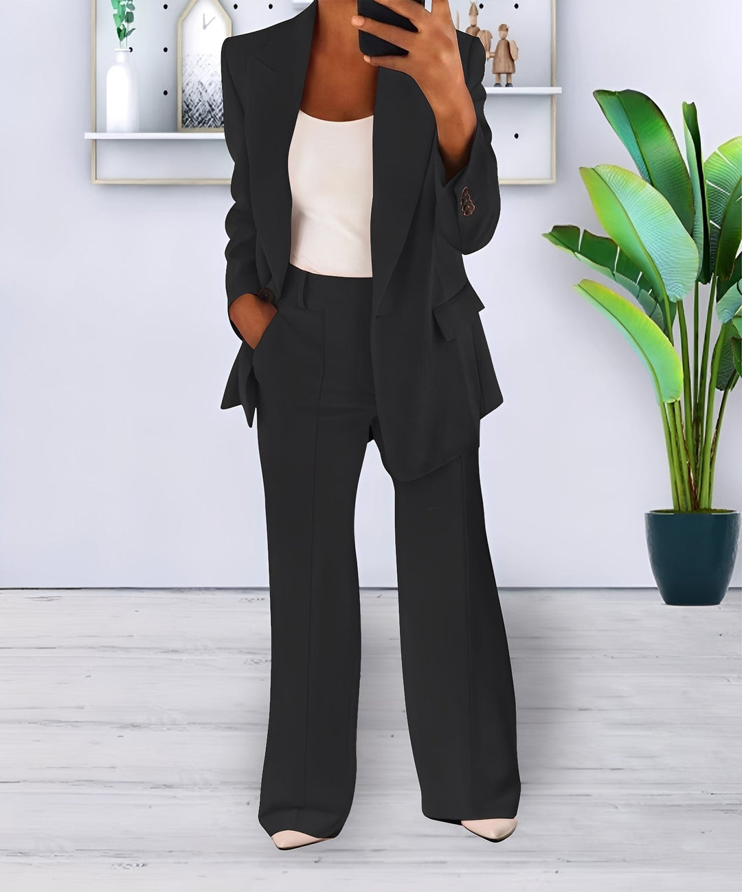 Vestuário formal feminino Cortney. Conjunto elegante de calça e blusa versátil para ocasiões especiais e escritório.