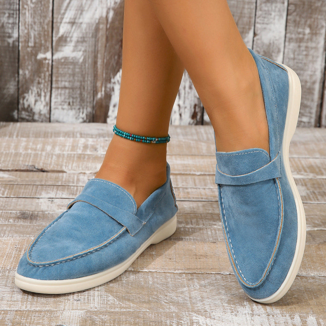 Mocassins femininos versáteis, planos e estilosos, perfeitos para look casual e conforto diário.