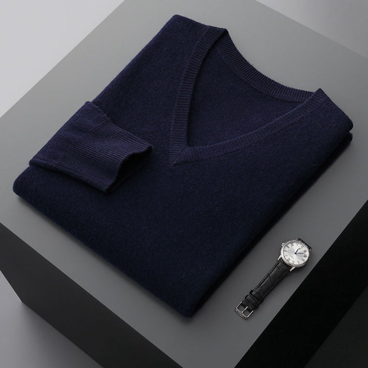 Suéter masculino casual para o dia a dia ou escritório. Roupa de inverno clássica e versátil com conforto.