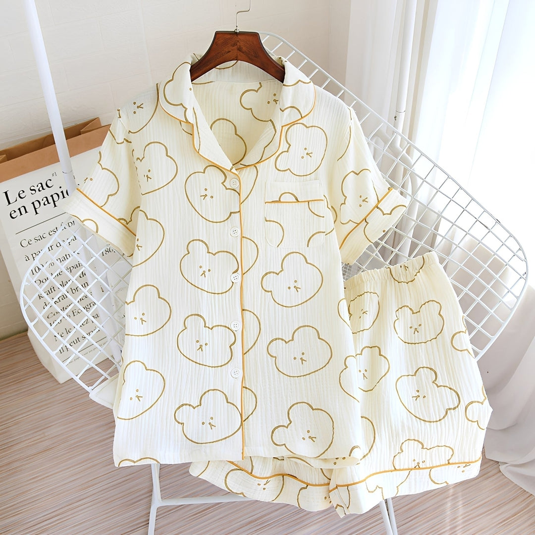 Conjunto de pijama feminino Mariah, solto e macio, ideal para conforto e relaxamento em casa no verão.
