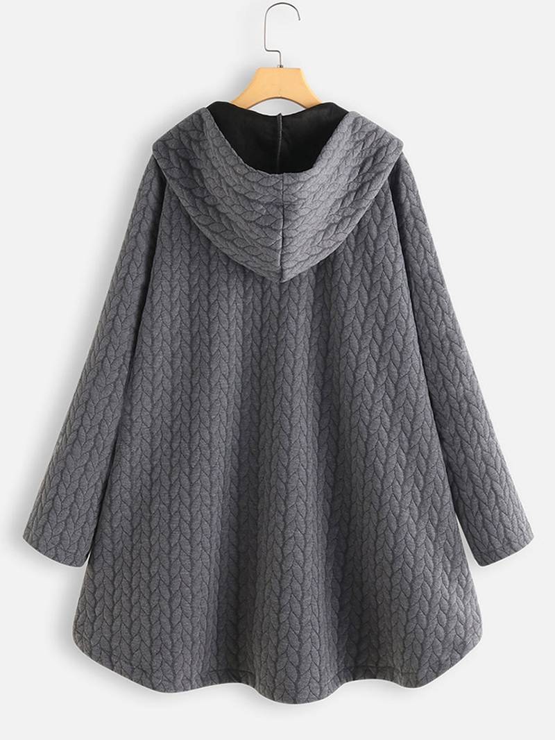 Modelo vestindo casaco de inverno feminino. Jaqueta quente e elegante, estilo da moda para o conforto no frio.