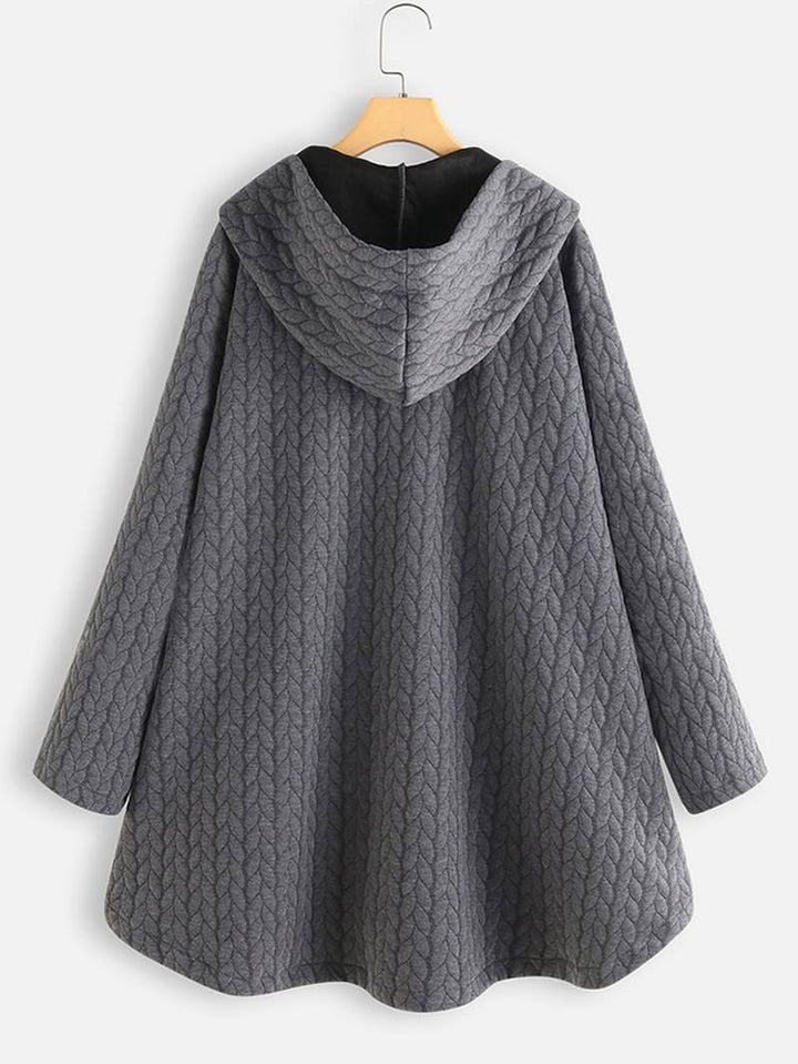 Modelo vestindo casaco de inverno feminino. Jaqueta quente e elegante, estilo da moda para o conforto no frio.