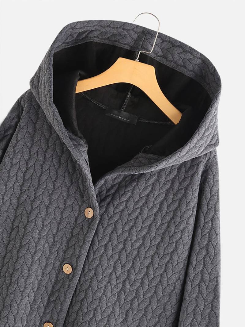 Bolsos funcionais do casaco feminino de inverno. Jaqueta quente e elegante, agasalho confortável para o frio.