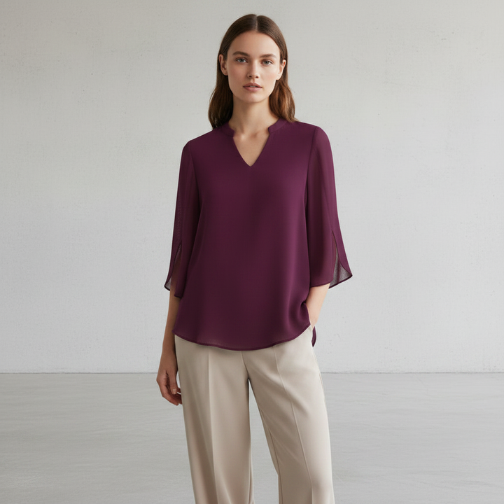 Blusa feminina Brianna, manga aberta, para um estilo casual elegante e moda feminina atual.