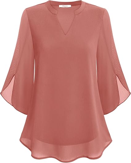 Blusa feminina versátil com camadas, conforto e estilo. Manga 3/4 e decote V. Perfeita para moda atual.