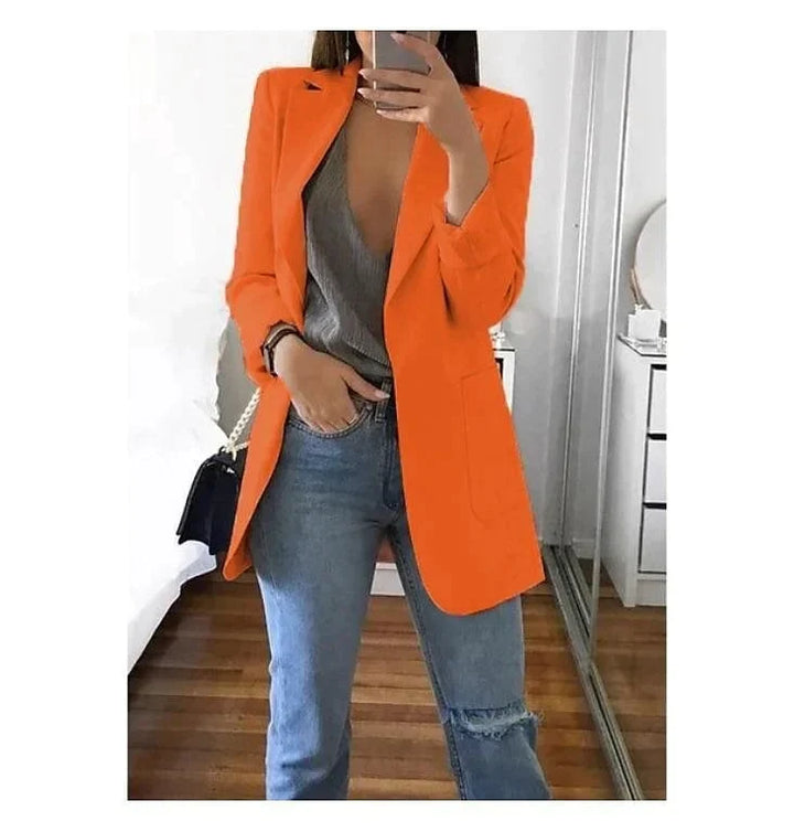 Blazer feminino de alfaiataria, corte impecável, peça atemporal para seu estilo.
